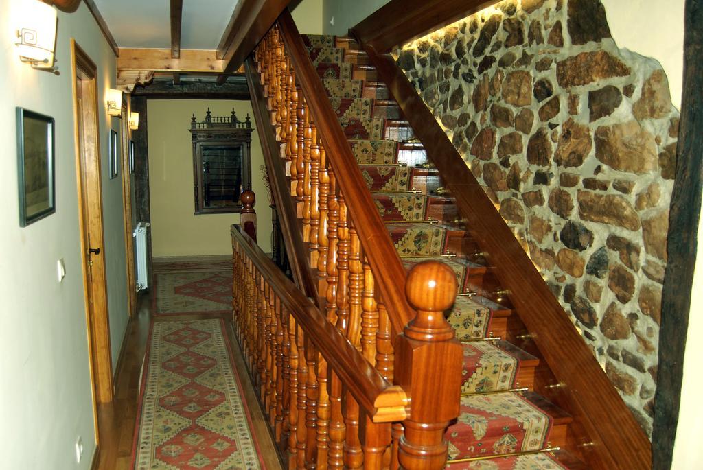 Gasthaus La Becada De Buelna Corrales De Buelna Exterior foto