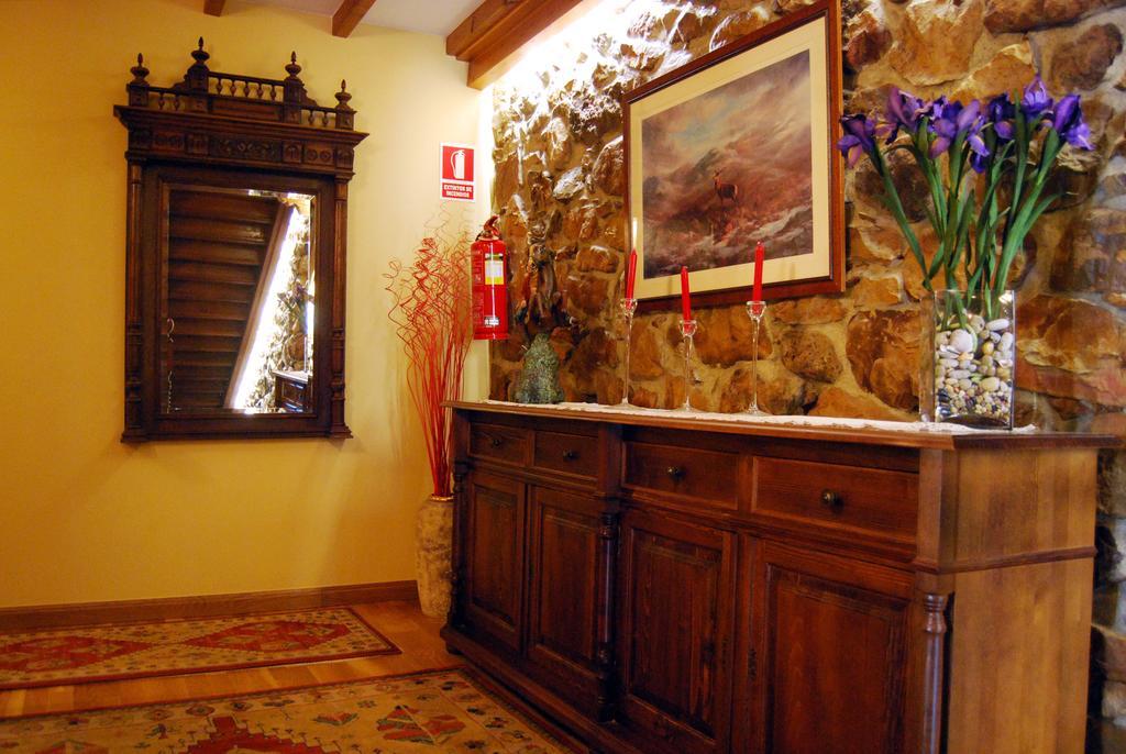 Gasthaus La Becada De Buelna Corrales De Buelna Exterior foto